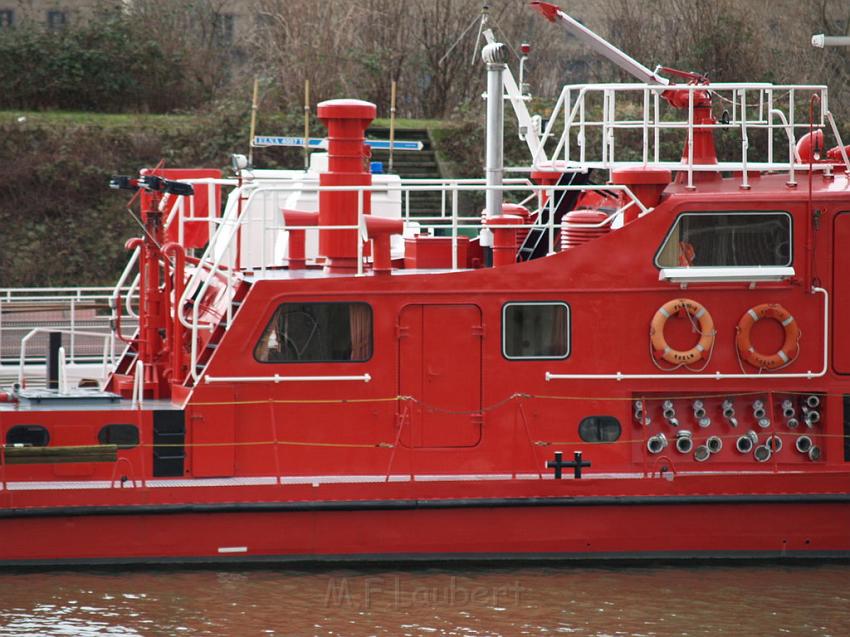 Feuerloeschboot 10-2      P111.JPG